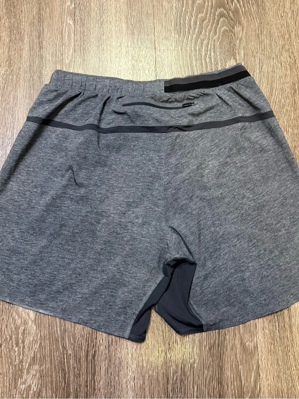 Lululemon License to Train Shorts Mens Sz Large Gray Athletic Running Athleisure